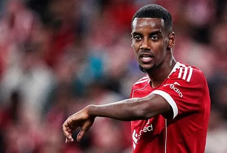 Isak's Debut Brings Glamour Amid Noticeable Lack of Match Fitness