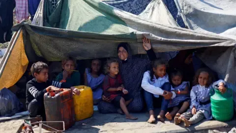 Cataclysmic Conditions within Gaza City while Military Forces Push Forward