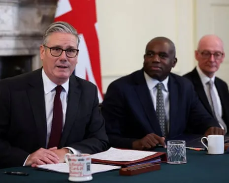 Starmer Presides Over Cabinet Session Amid Growing Strains After Resignation of Top Aide